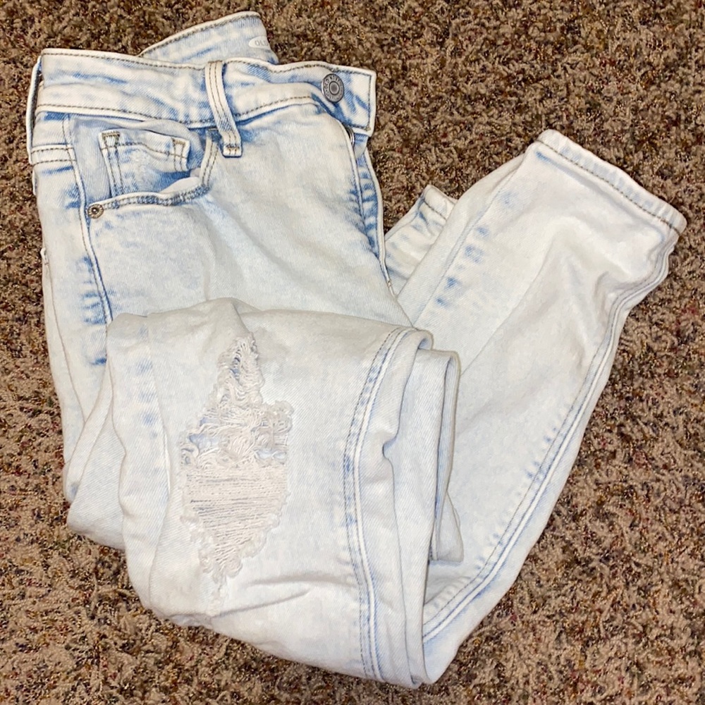 Old navy light wash rockstar jeans!